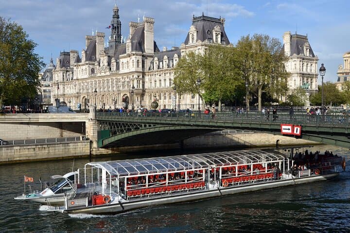 Private 5-hour Paris trip including Dinner on Seine River Cruise