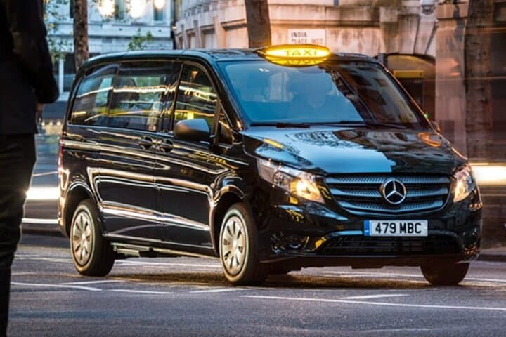 Private Transfer One Way from Paris Hotel to Disneyland Paris