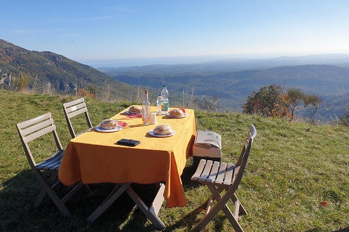 Picnic in Gourdon