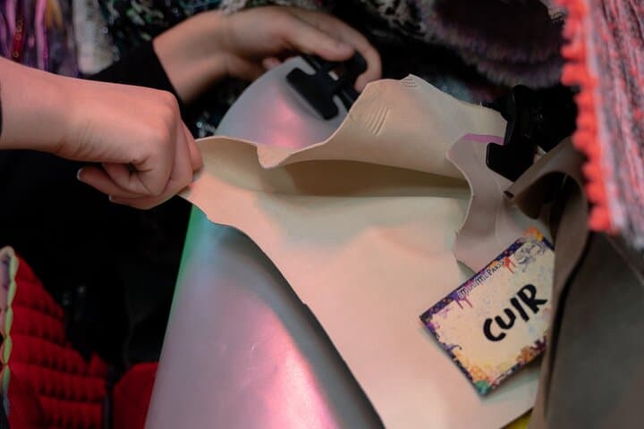 Visit a workshop, create your unique luxury bag in central Paris