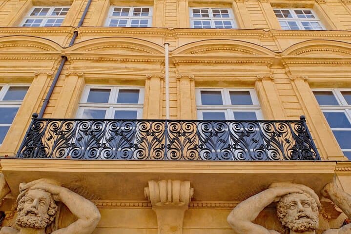 Aix-en-Provence Self-Guided City Walking Tour & Scavenger Hunt