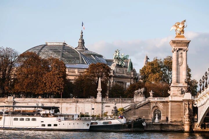 6 Hours Paris City Tour with Seine River Dinner Cruise and Hotel Pickup