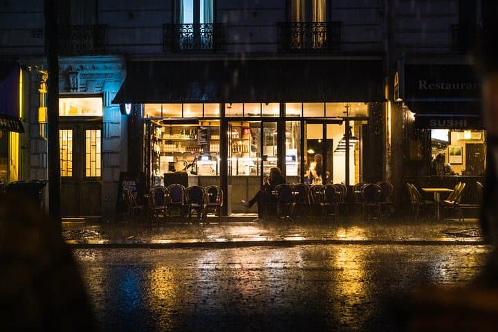 8 hours Paris tour with Montmartre, Marais, Galeries Lafayette and Lunch cruise