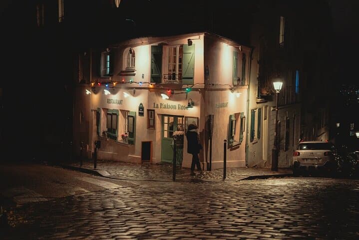 8 hours Paris tour with Montmartre, Marais, Galeries Lafayette and Lunch cruise