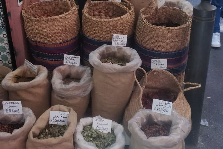 All Inclusive Food & History Tour of Marseille with Local Guide