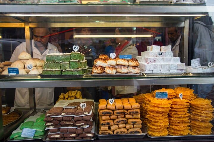 All Inclusive Food & History Tour of Marseille with Local Guide