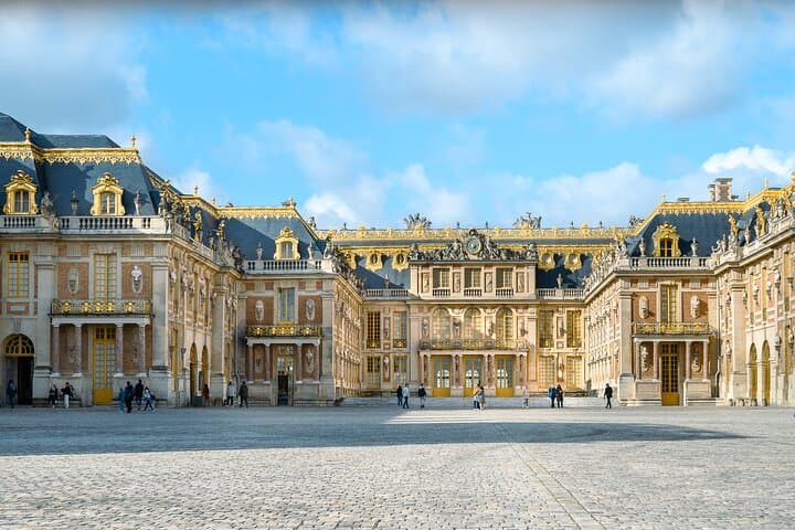 PRIVATE TRIP to Versailles Palace & Gardens - Half Day from Paris