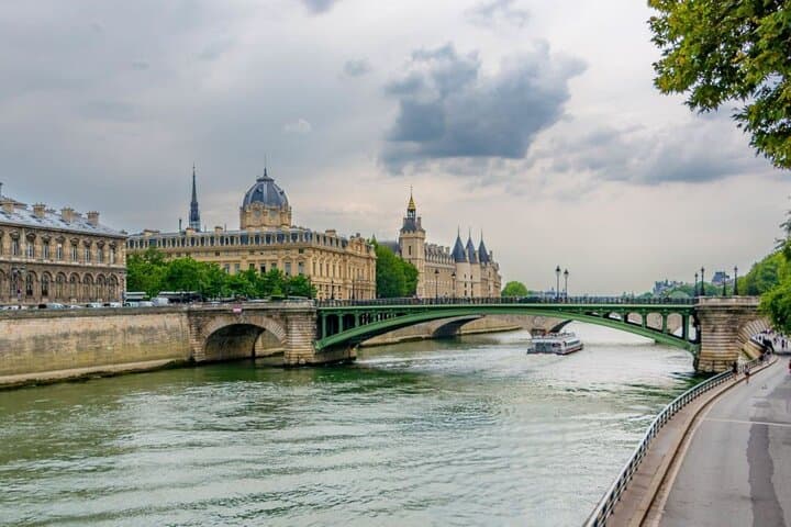 Musée du Quai Branly - Jacques Chirac and Seine River Cruise
