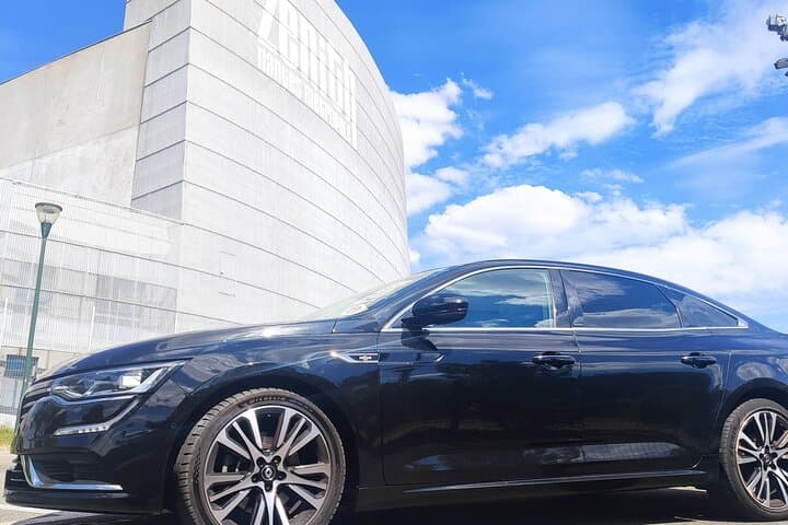 Private Transfer from Airports to Nantes