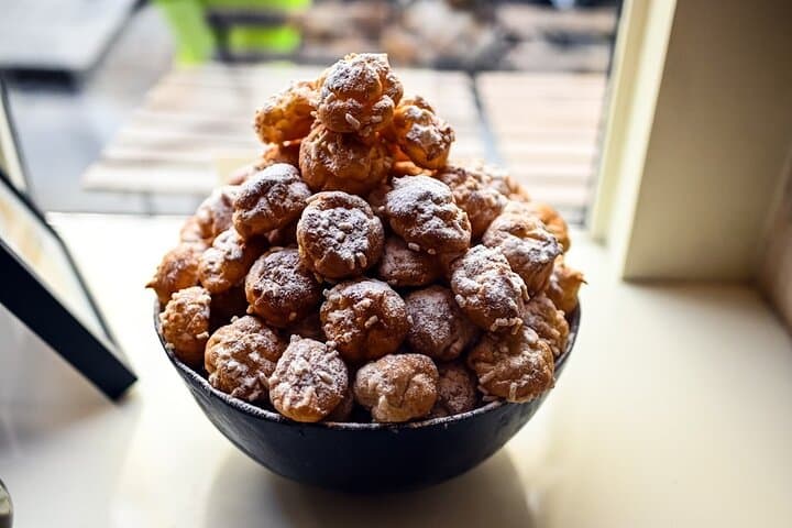 Paris Bakery Food Tour: Chocolate, Macarons and 10 Sweet Tastings