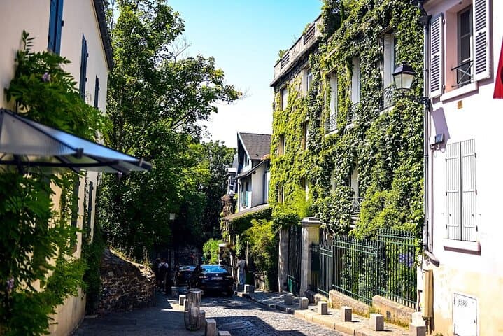 Paris Montmartre Chocolates and Pastry Private Food Tour