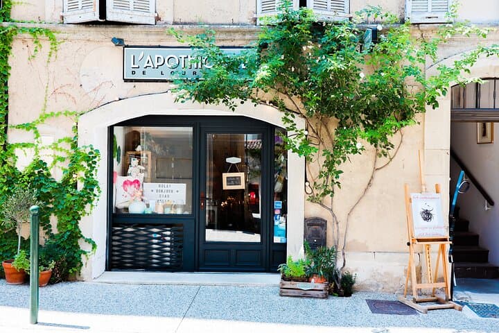 The wines of the Luberon, the Château de Lourmarin & Bastide du Laval olive oil