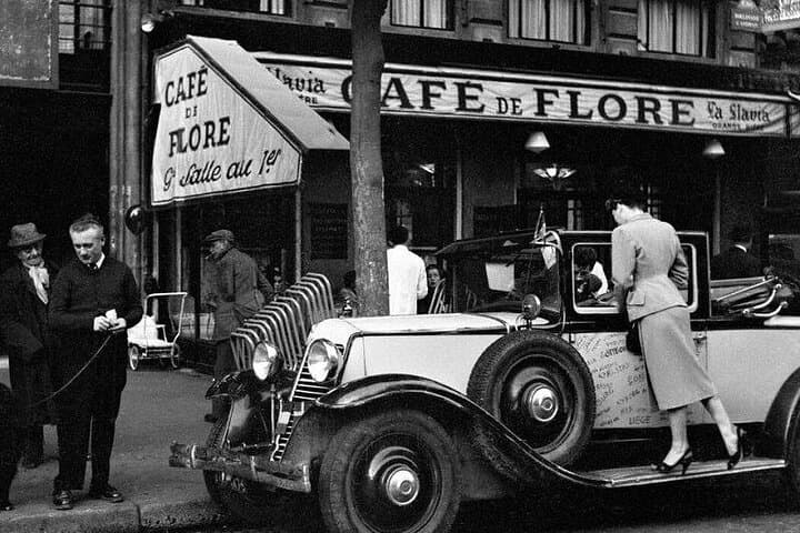 At the time, celebrities in front of the "Flore café"