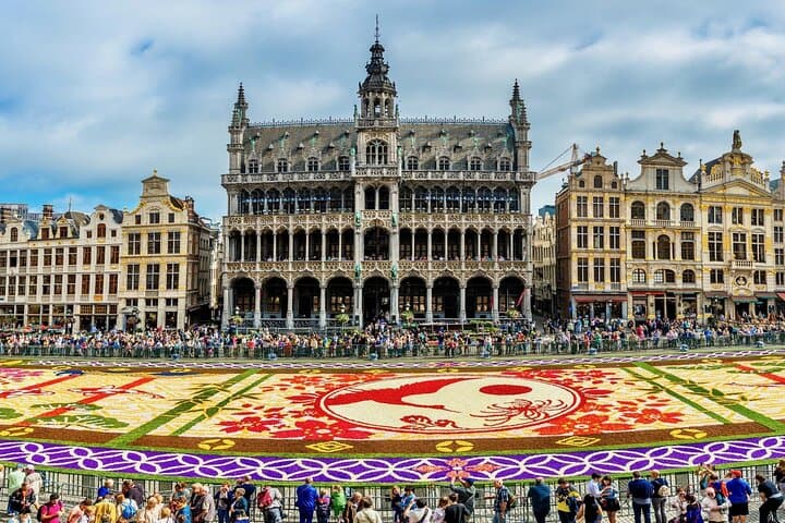 3-day Private Netherlands Belgium Express Trip Minivan from Paris