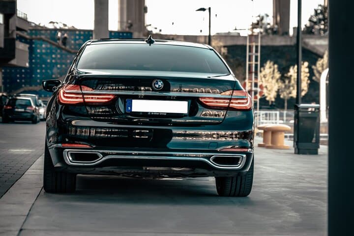 Bordeaux to Airport Private Transfer in Premium Class