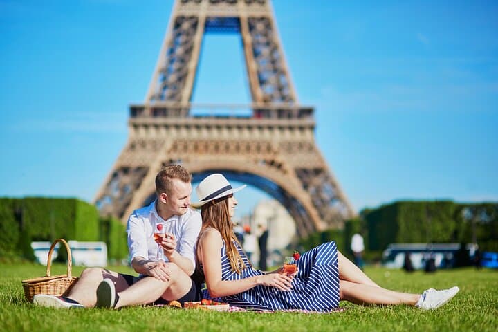 Paris Wine Tasting Private Tour with Wine Expert