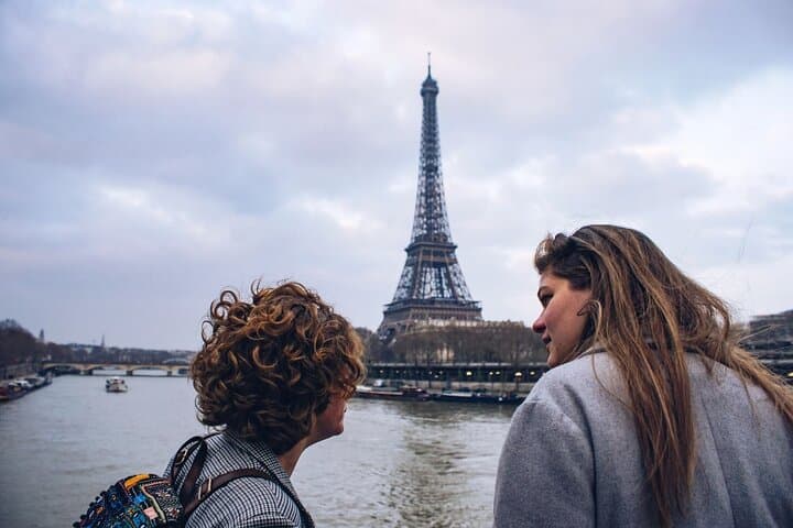 We help you to explore Paris like a local.