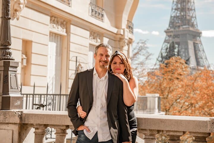 Eiffel Tower Photographer, Professional Photo shoot - Paris