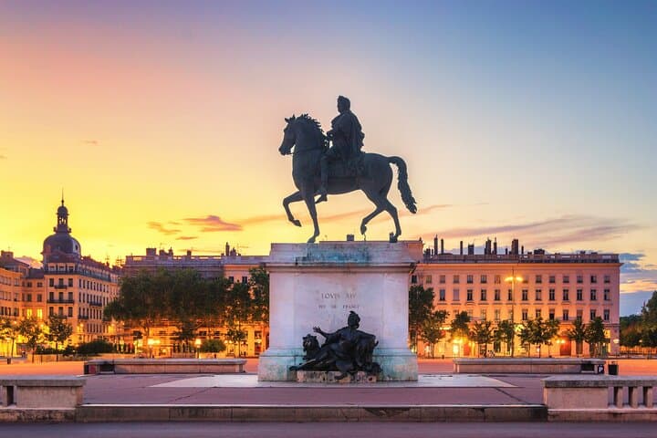 Lyon Scavenger Hunt & Highlights Self-Guided Walking Tour