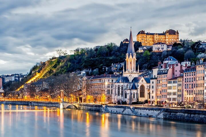 Lyon Scavenger Hunt & Highlights Self-Guided Walking Tour