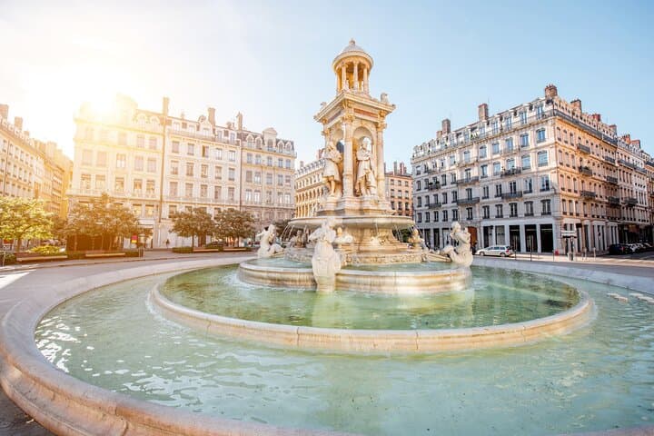 Lyon Scavenger Hunt & Highlights Self-Guided Walking Tour