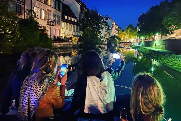 BOAT ALSACE Visit Strasbourg in a private boat + Captain