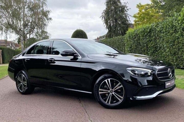 Paris City Departure Private Transfer to Paris Airport CDG by Car