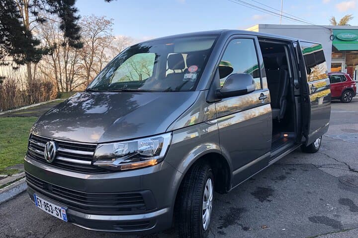 Private Transfer from Disneyland Paris to CDG Airport or City