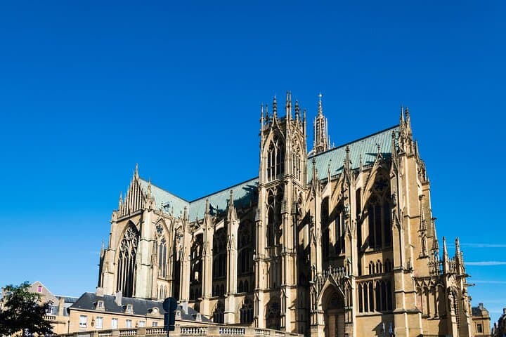 Metz Scavenger Hunt & Highlights Self-Guided Walking Tour