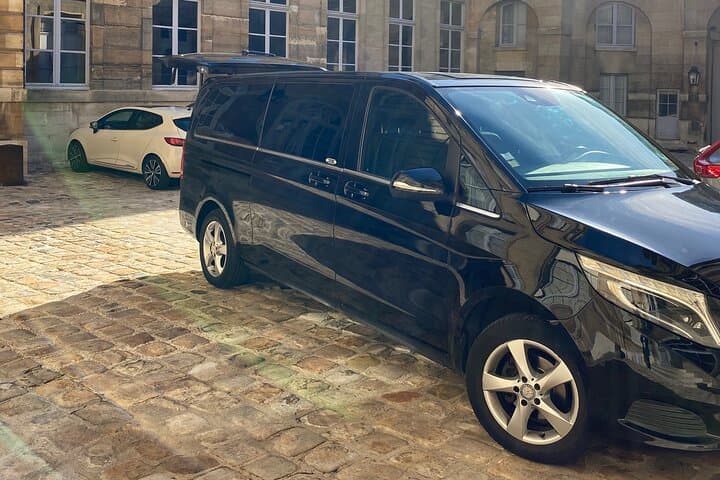 8-SEATER VAN VITO