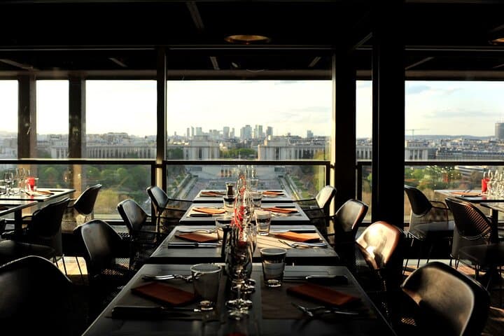 Paris Tour with Lunch at the Eiffel Tower and Seine River Cruise