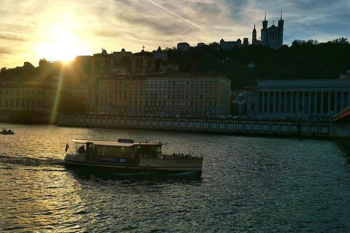 Discover Lyon seen from the Saône: FOURVIERE - OLD LYON - MUSEUM OF CONFLUENCES