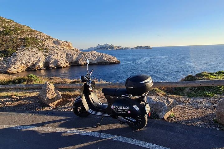 E-motorbike virtual guided tour in Marseille