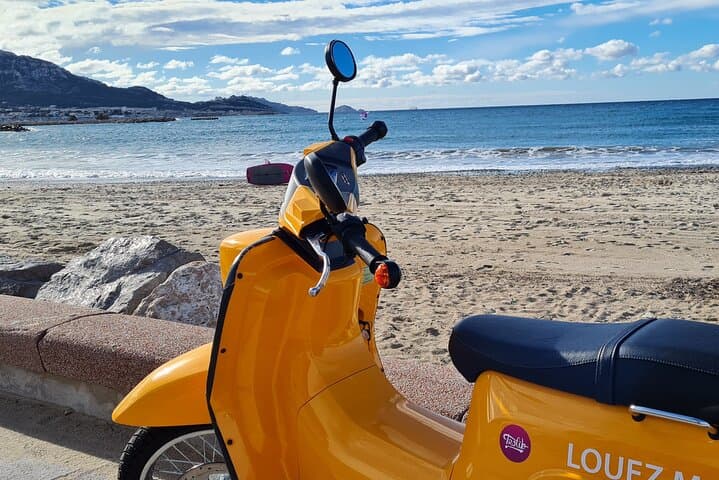 E-motorbike virtual guided tour in Marseille