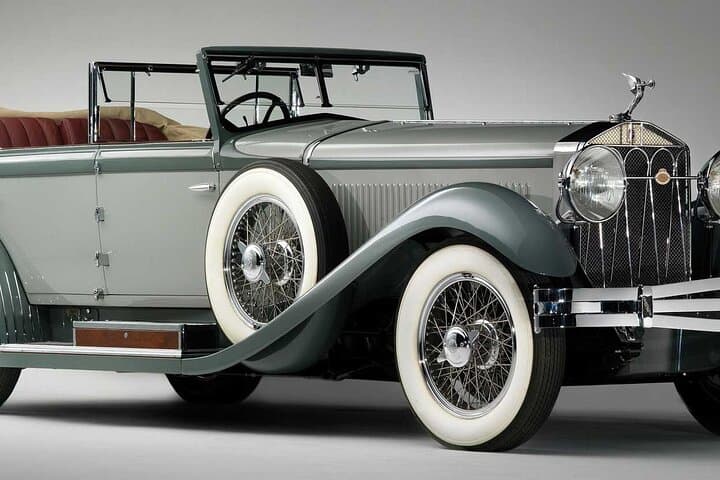 Private Guided Night Tour of Paris by a Vintage Car