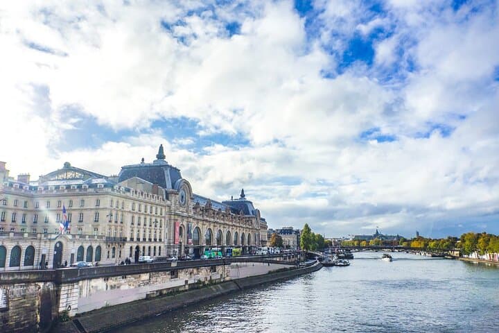 6 Hours Paris Tour with Cruise and Galleries Lafayette