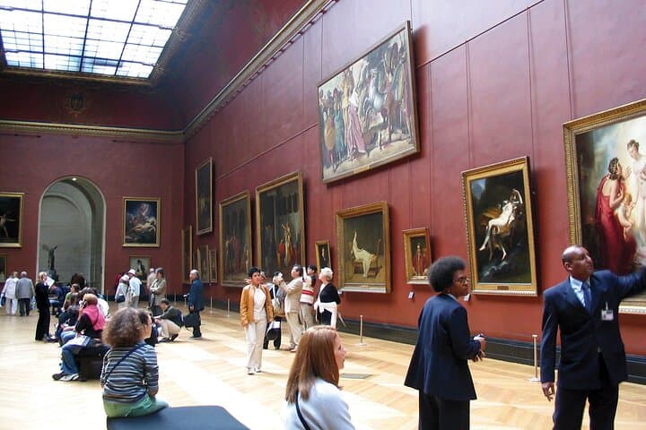 Paris Half-Day Private Vintage Car Tour Louvre and hotel Pick up