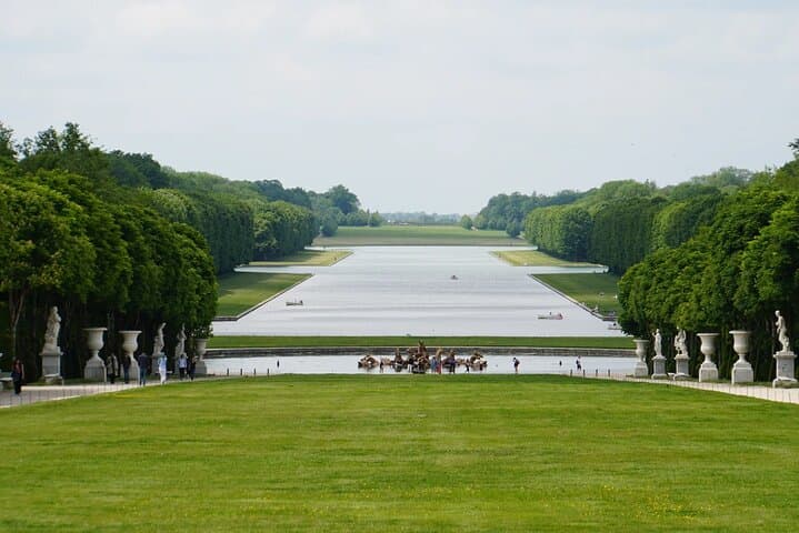 VIP Open Deck Bus Experience in Paris with Cruise and Versailles