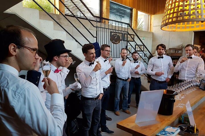 Immersive cellar tour, tasting and picnic basket