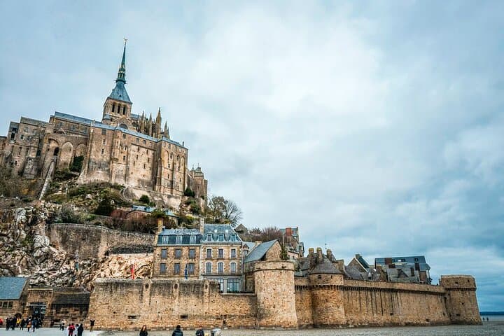 Mont Saint Michel D Day Omaha Beach Private VIP Tour with Champagne from Paris