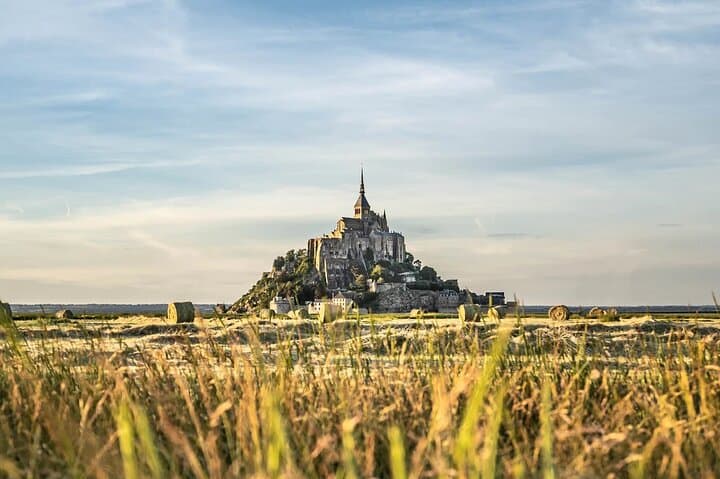 Mont Saint Michel Private VIP Tour from CDG Airport Pick up