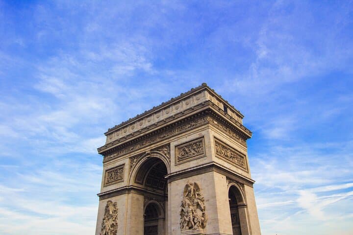Explore Paris in 90 minutes with a Local