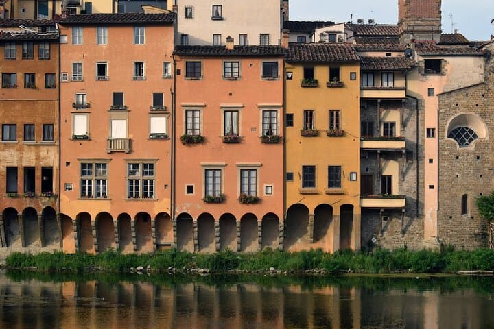 Private Transfer From Nice To Florence With a 2 Hour Stop