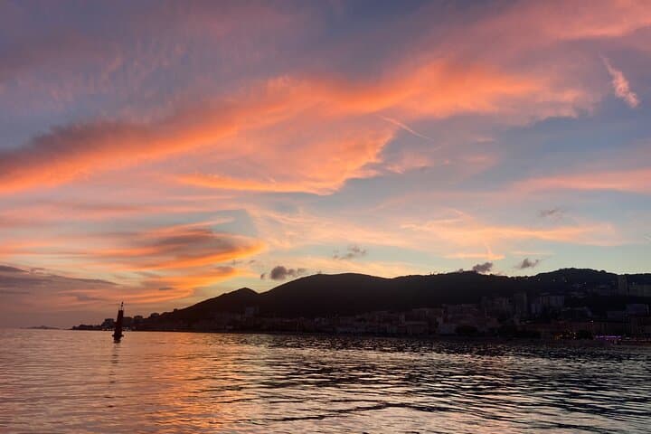 Sunset boat cruise with Aperitif at the Sanguinary Islands