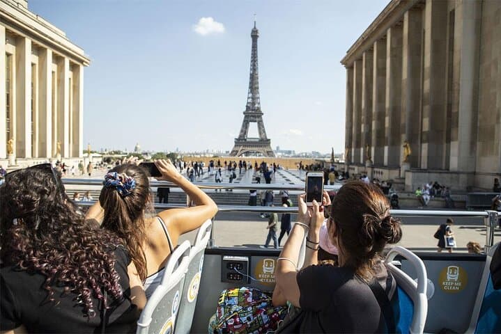 Paris VIP open deck bus experience with cruise and private Pick up drop -4 hours