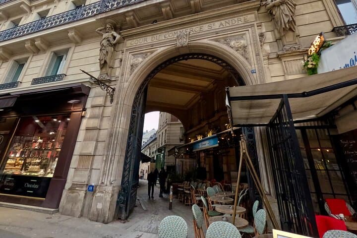 Paris Saint Germain Private Walking Tour with Cruise Option