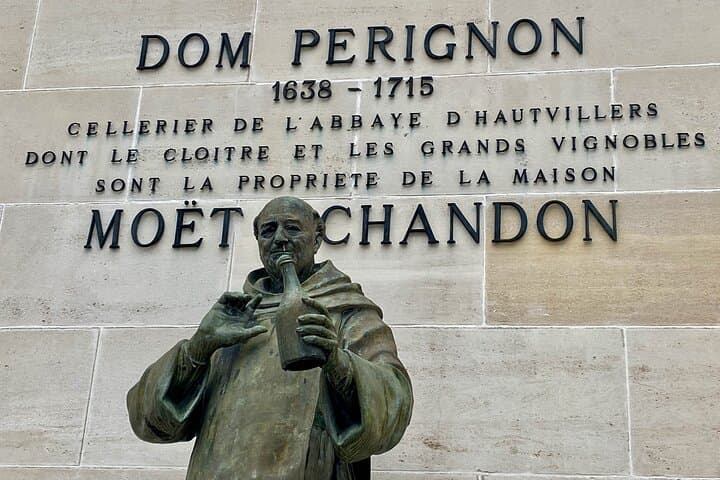 GRAND VINTAGE Moet et Chandon Veuve Clicquot Cellars & Tastings