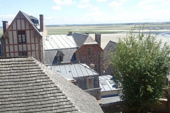 Private Tour to Mont Saint Michel with Tickets to Abbey