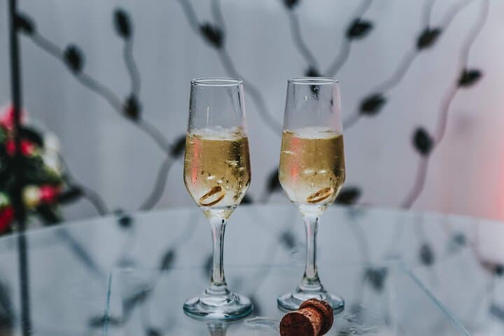 Private 10 hours Tour to the Champagne Wineries from Paris