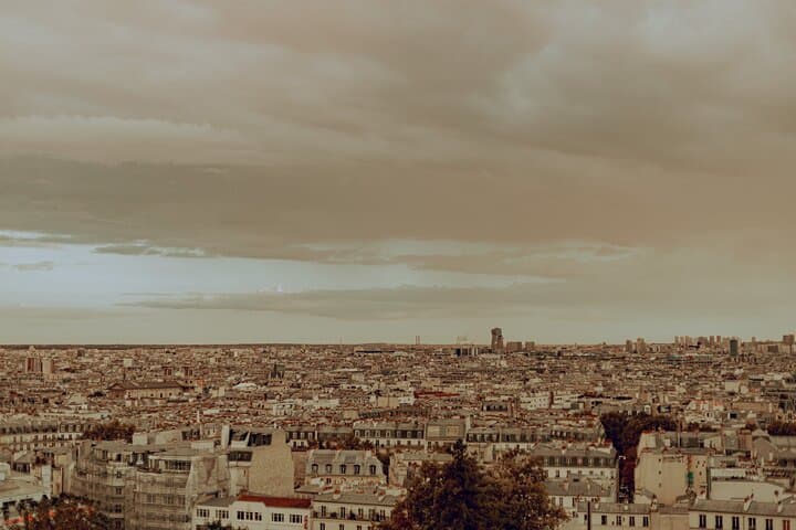 Private walking tour of Montmartre neighborhood in Paris